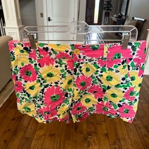 Lilly Pulitzer adorable shorts!